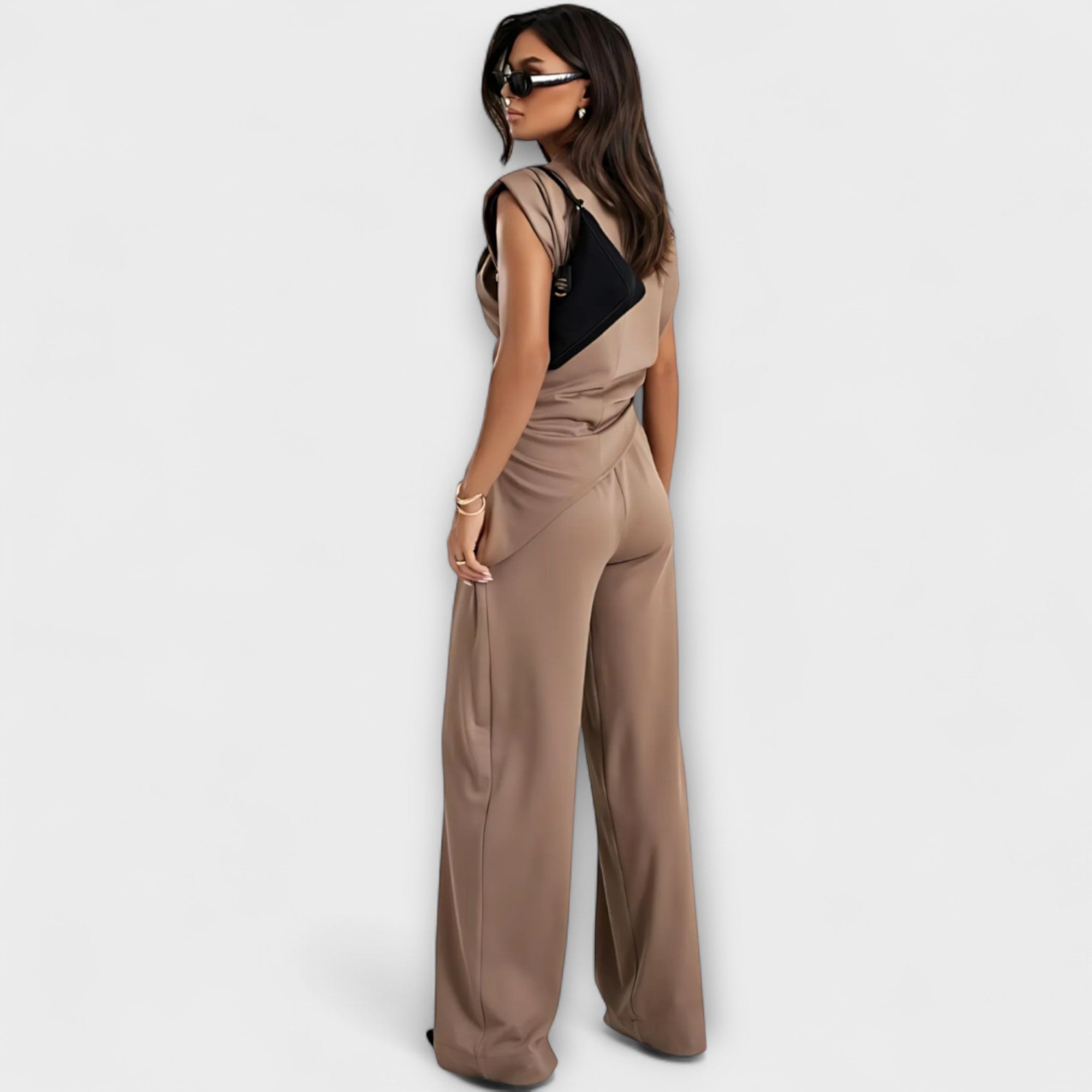 Ensemble Asymétrique avec Épaules Dramatiques