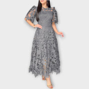 Robe Midi en Dentelle Florale Élégante