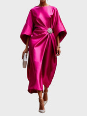 Robe en Satin avec Pli Latéral et Boucle Décorative