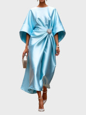 Robe en Satin avec Pli Latéral et Boucle Décorative