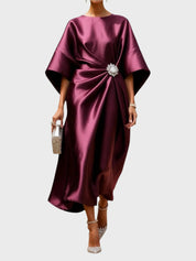 Robe en Satin avec Pli Latéral et Boucle Décorative