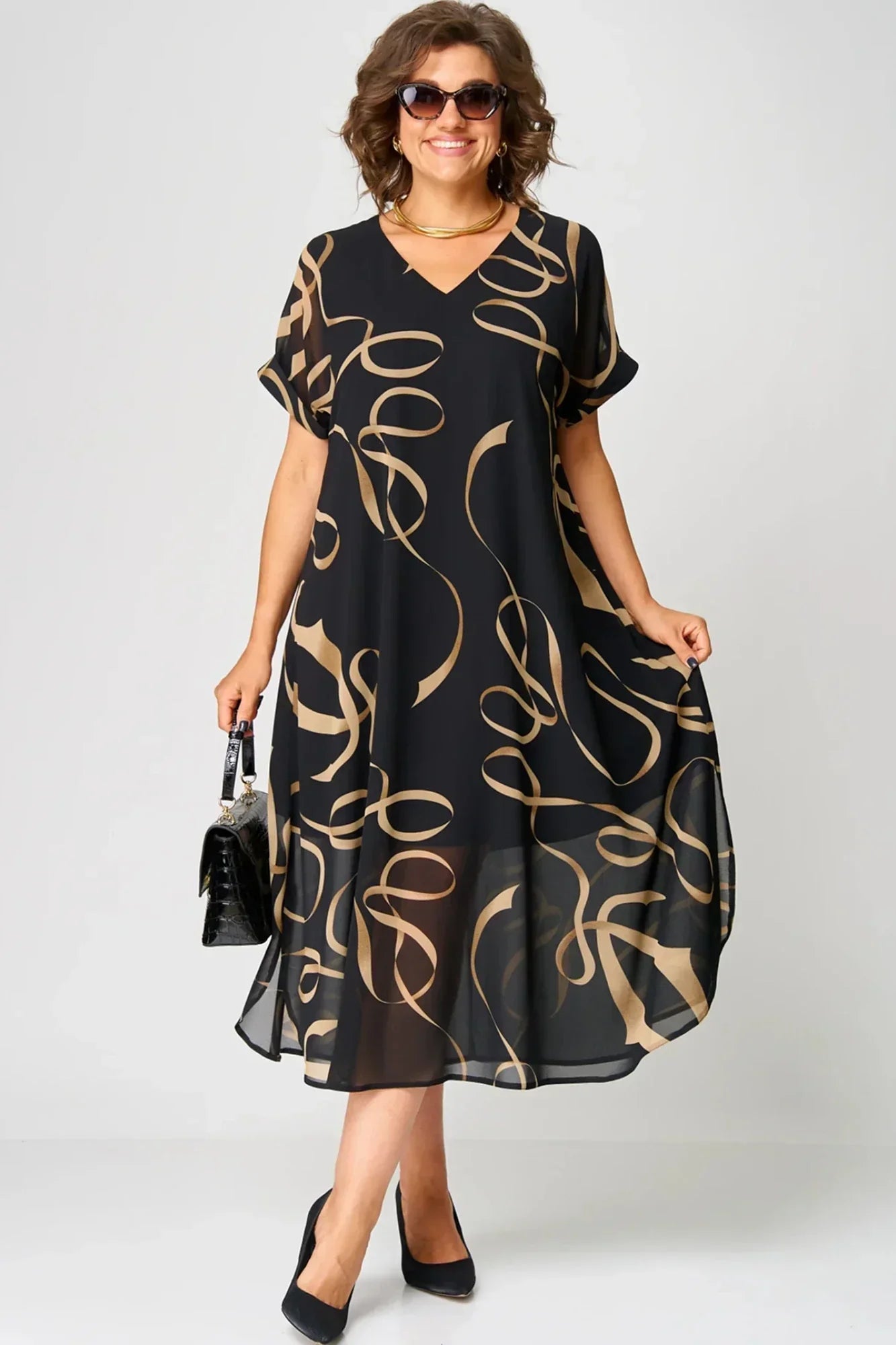 Robe Aérée avec Designs Linéaires et Décolleté en V