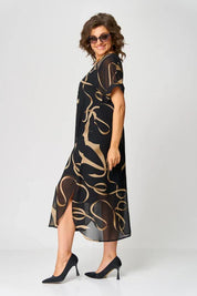Robe Aérée avec Designs Linéaires et Décolleté en V