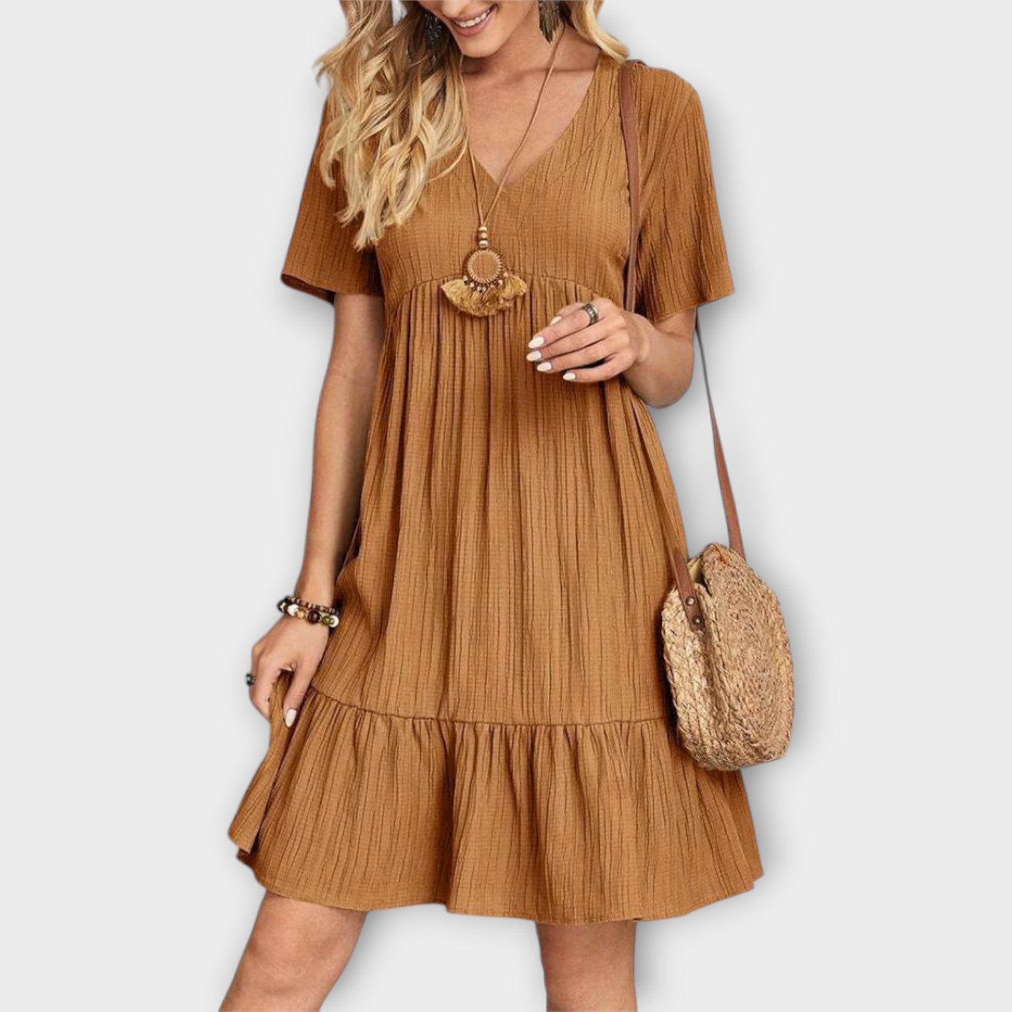 Robe d'été boho avec plis et manches courtes