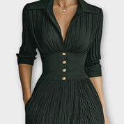 Robe maxi élégante à col à revers et manches longues plissées