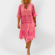 Robe en Dentelle avec Manches et Boutons Avant