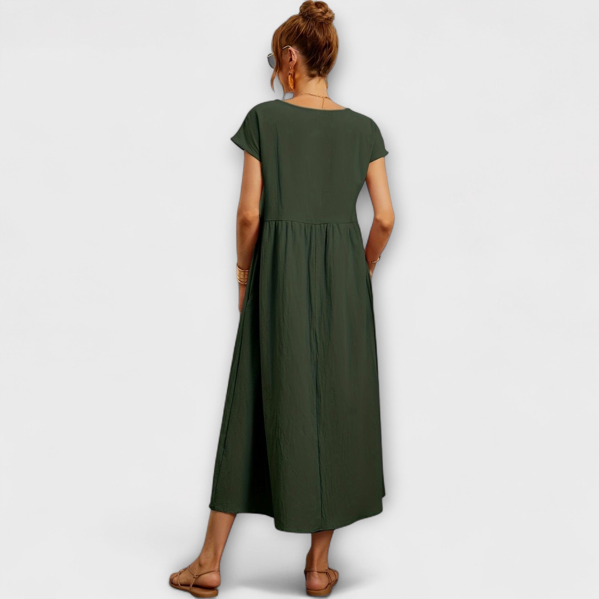 Robe Midi avec Ligne Simple et Poches Latérales