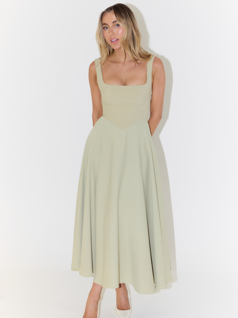 Robe Midi Élégante avec Ligne Romantique