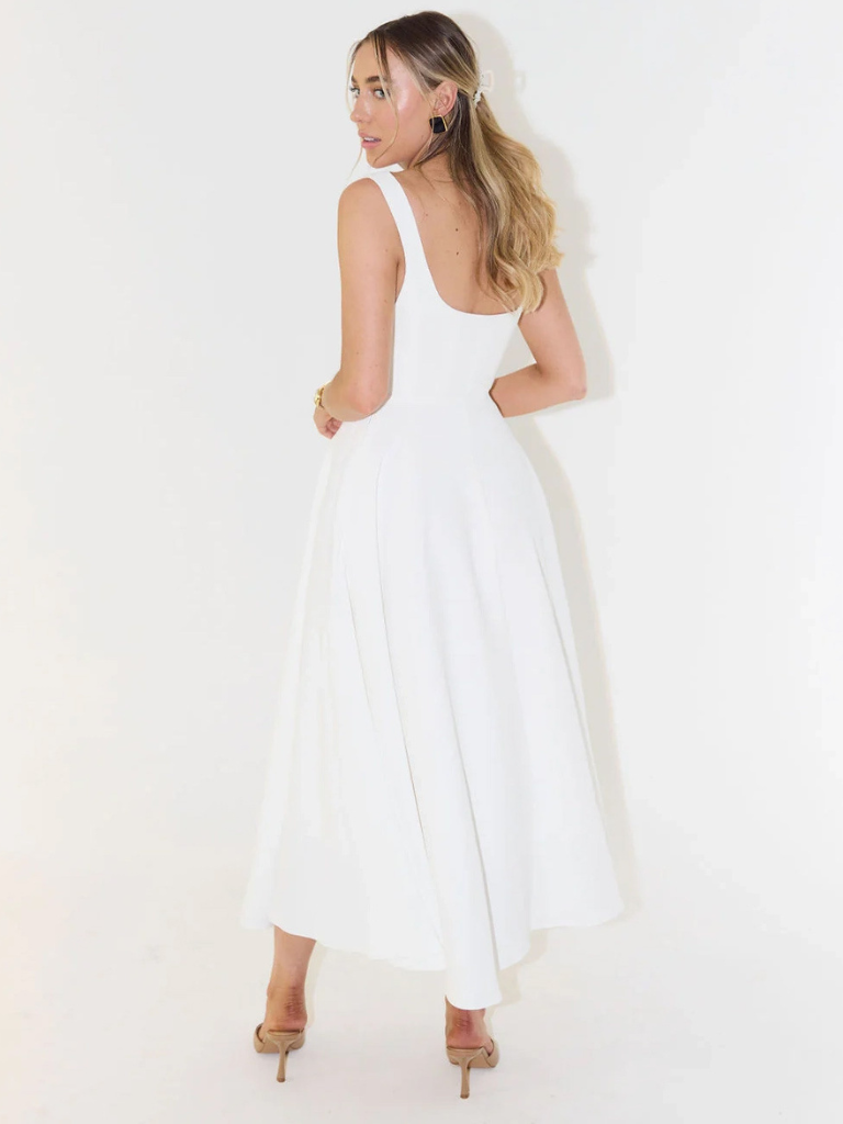 Robe Midi Élégante avec Ligne Romantique