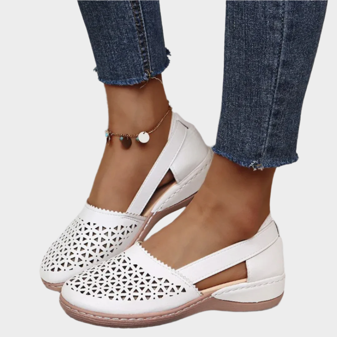 Ballerines Anatomiques en Cuir avec Découpes et Sangle