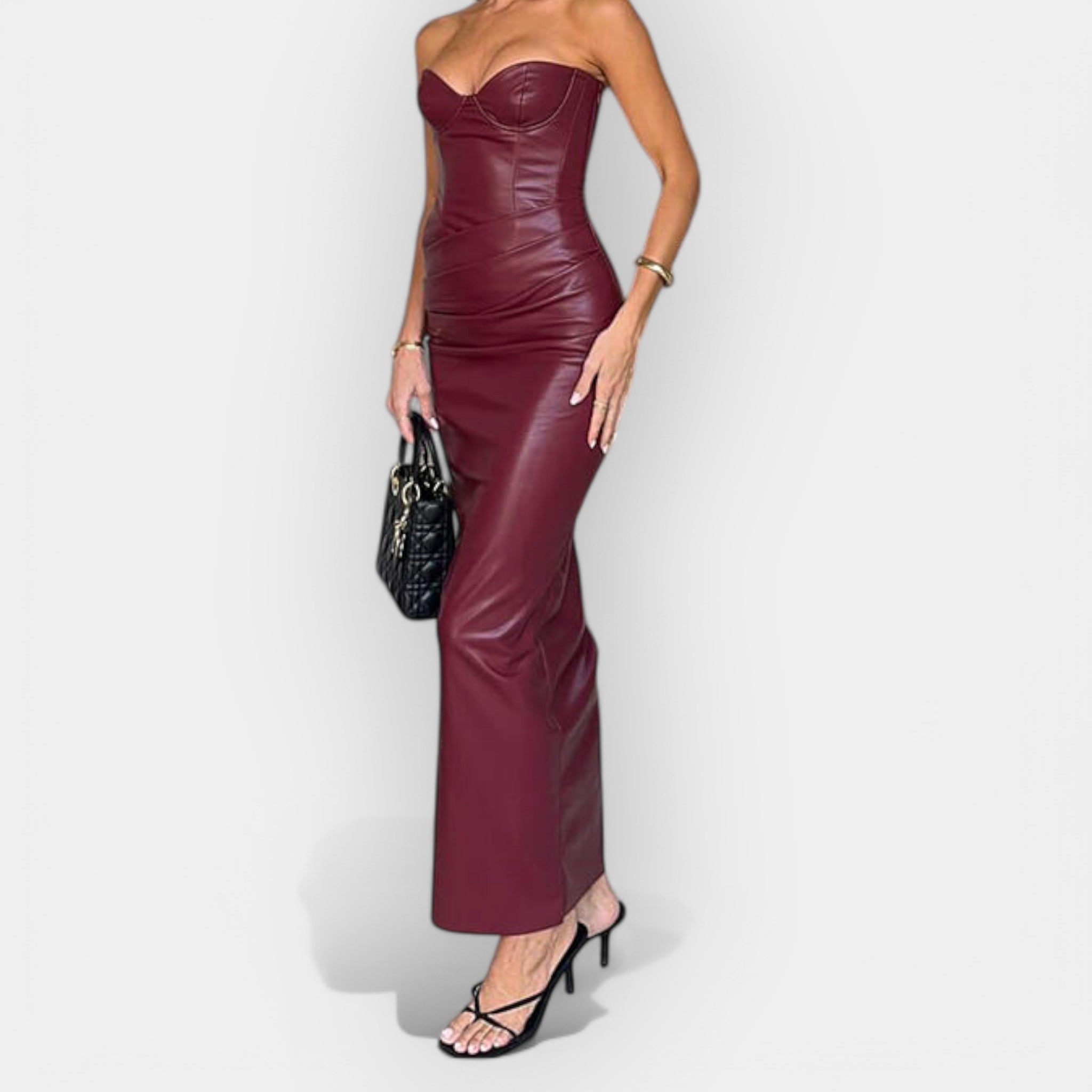 Robe en cuir midi avec expression de style contemporain