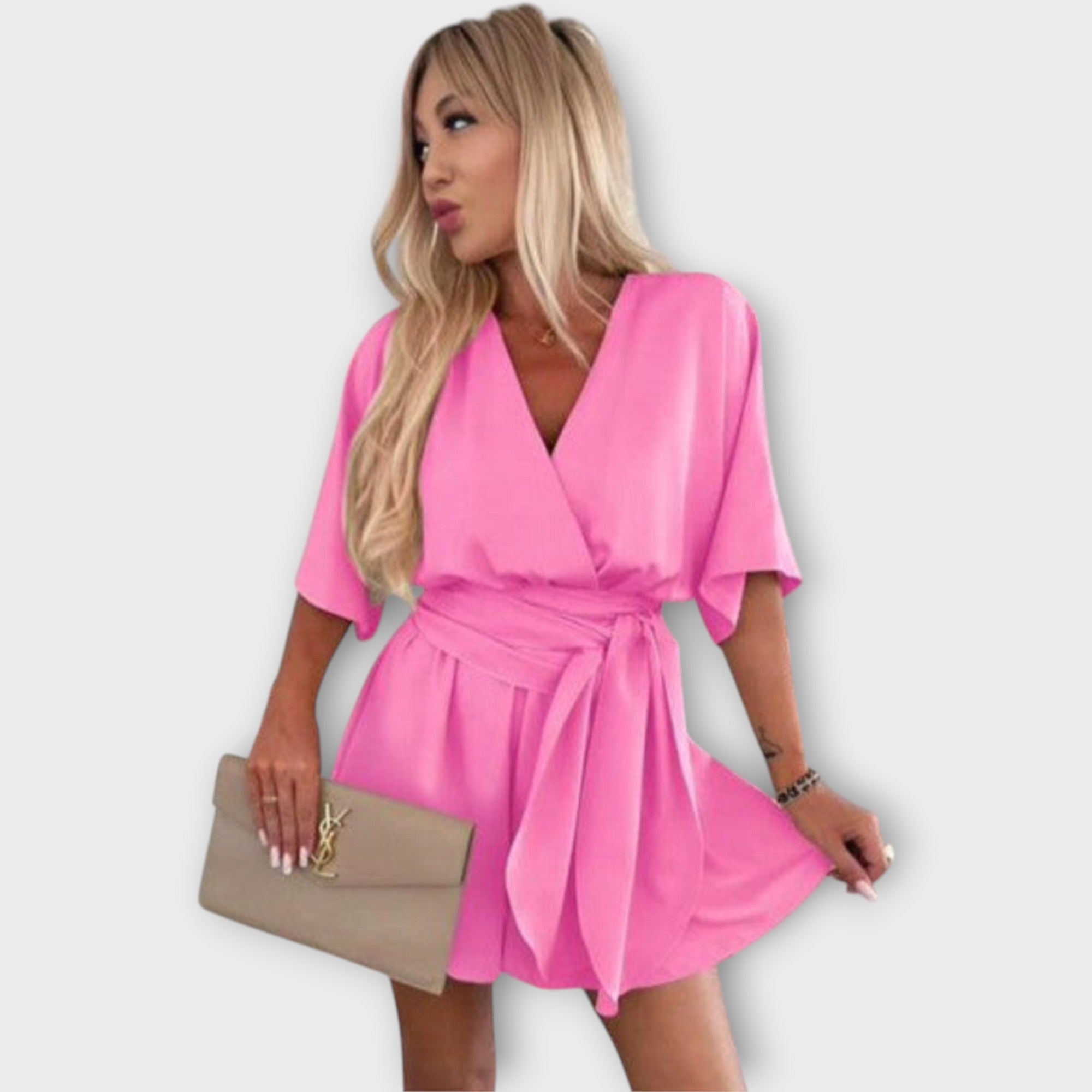 Robe d'été aérienne avec volants et ceinture