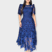 Robe Midi en Dentelle Florale Élégante